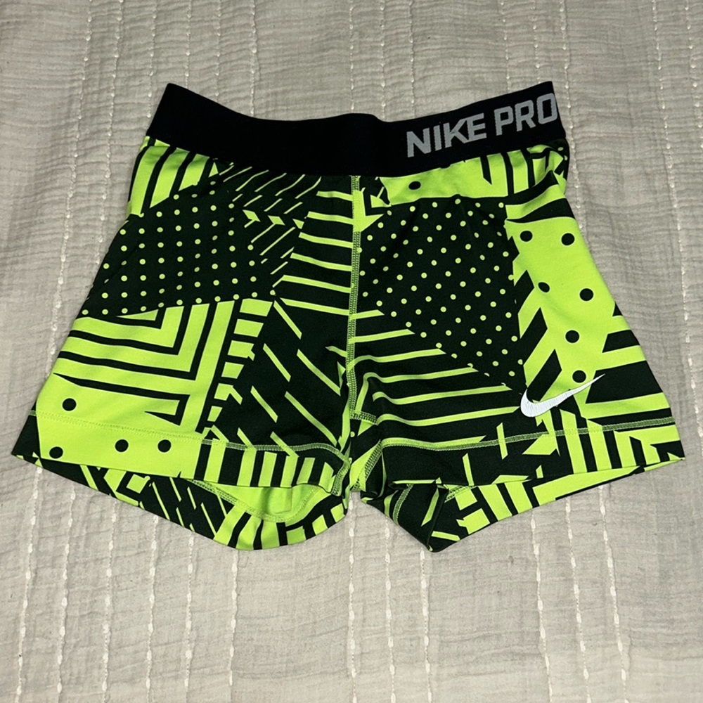 Nike Pros 3 Inch Length SMALL